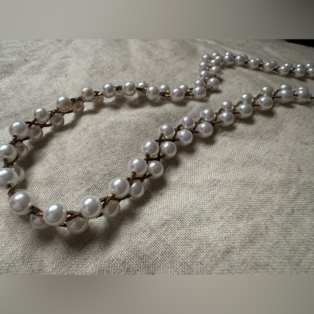 Classic Vintage Faux Pearl Strand Necklace with Gold-Toned Links